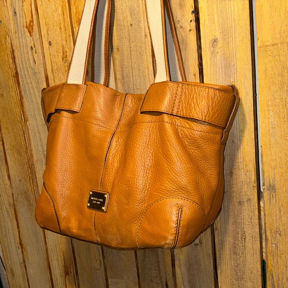 Micheal Kors Brown Leather Shoulder Bag - Picture 5 of 13